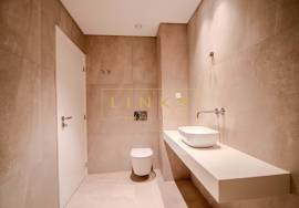 Modern 3-Bedroom Apartment with Sea View in Estreito de Câmara de Lobos