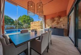 Vilamoura - Modern 3+1 villa with heated pool and golf views for sale