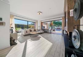Vilamoura - Modern 3+1 villa with heated pool and golf views for sale