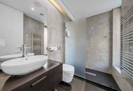 Vilamoura - Modern 3+1 villa with heated pool and golf views for sale