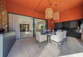 Vilamoura - Modern 3+1 villa with heated pool and golf views for sale
