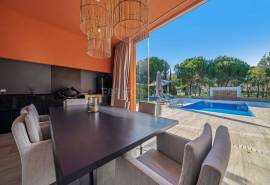 Vilamoura - Modern 3+1 villa with heated pool and golf views for sale