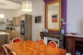 Elegant 18th-Century Bourgeoise House, Fully Renovated, Offering 190 M2 Of Living Space With 4 Bedrooms, Large Garage And Stone Outbuilding.