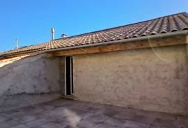 Elegant 18th-Century Bourgeoise House, Fully Renovated, Offering 190 M2 Of Living Space With 4 Bedrooms, Large Garage And Stone Outbuilding.