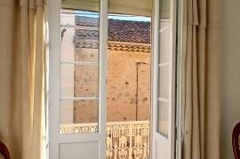 Elegant 18th-Century Bourgeoise House, Fully Renovated, Offering 190 M2 Of Living Space With 4 Bedrooms, Large Garage And Stone Outbuilding.