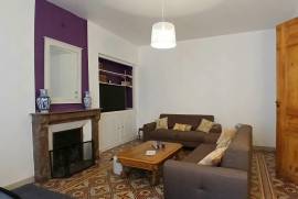 Elegant 18th-Century Bourgeoise House, Fully Renovated, Offering 190 M2 Of Living Space With 4 Bedrooms, Large Garage And Stone Outbuilding.