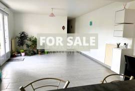 Town House with Neat Garden