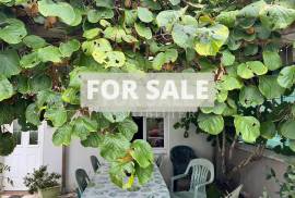 Town House with Neat Garden