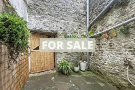 Town House with Lovely Garden by the Coast