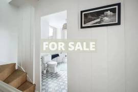 Town House with Lovely Garden by the Coast