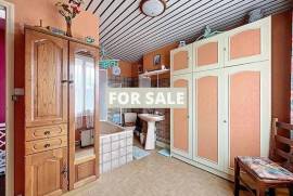 Town House in Coastal Resort Location