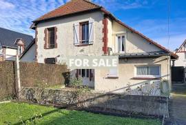 Detached House with Garden by the Coast