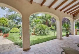Detached Villa with Swimming Pool on Landscaped Gardens