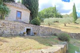 Detached Villa With Pool in Elevated Position