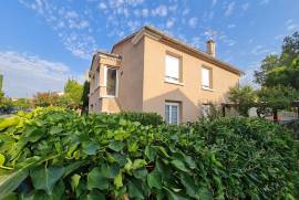 Villa With Garden, Swimming Pool And Independent Studio