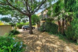 Pretty Villa Divided Into 2 Apartments With Terrace, Garage and Pool