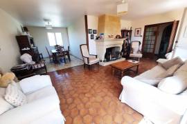 Pretty Villa Divided Into 2 Apartments With Terrace, Garage and Pool