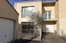 Stylish Town House in the Heart of Old Ruffec - €179900 Stylish Town House in the Heart of Old Ruffec - €179900