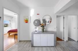 2-bedroom flat with sea view and swimming pool, 300 metres from Praia da Rocha beach - Algarve