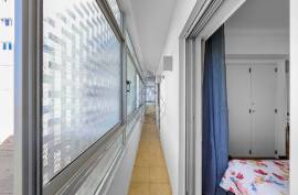 2-bedroom flat with sea view and swimming pool, 300 metres from Praia da Rocha beach - Algarve