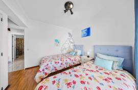 2-bedroom flat with sea view and swimming pool, 300 metres from Praia da Rocha beach - Algarve