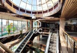 Excellent store with 28m2 in the Charlot Shopping Center