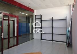 Excellent store with 28m2 in the Charlot Shopping Center