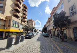 Excellent store with 28m2 in the Charlot Shopping Center