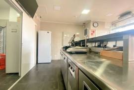 Espaço comercial adaptado para atividade de Takeaway em Algueirão