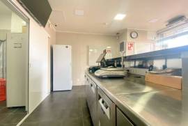 Espaço comercial adaptado para atividade de Takeaway em Algueirão