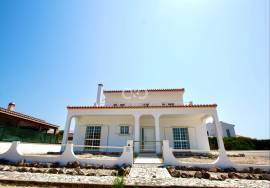 T4+1 Villa in highly desirable area in Aljezur