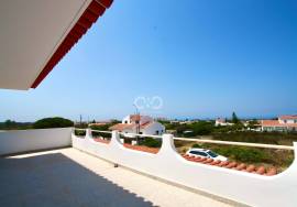 T4+1 Villa in highly desirable area in Aljezur