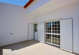T4+1 Villa in highly desirable area in Aljezur
