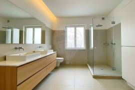 4-bedroom house in a quiet neighborhood – excellent opportunity!