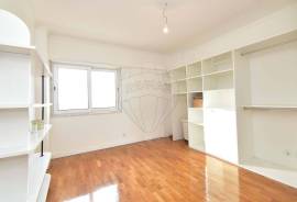 2-Bedroom Apartment in Bairro do Rosário