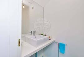 2-Bedroom Apartment in Bairro do Rosário