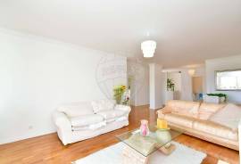 2-Bedroom Apartment in Bairro do Rosário