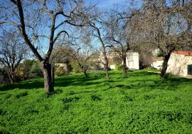 Villa 2x2 bedroom with Renovation Potential and Additional Building Plot Villa 2x2 bedroom with Renovation Potential and Additional Building Plot