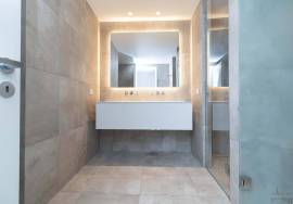 Sta Catarina - Lisbon - 1 suite apartment with south-facing garden - high-end renovation