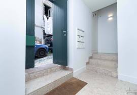 Sta Catarina - Lisbon - 1 suite apartment with south-facing garden - high-end renovation