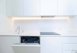 Sta Catarina - Lisbon - 1 suite apartment with south-facing garden - high-end renovation