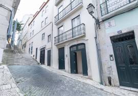 Sta Catarina - Lisbon - 1 suite apartment with south-facing garden - high-end renovation