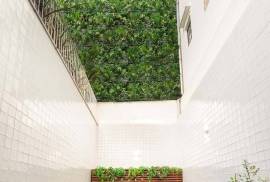 Sta Catarina - Lisbon - 1 suite apartment with south-facing garden - high-end renovation