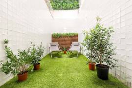 Sta Catarina - Lisbon - 1 suite apartment with south-facing garden - high-end renovation