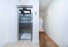 Sta Catarina - Lisbon - 1 suite apartment with south-facing garden - high-end renovation