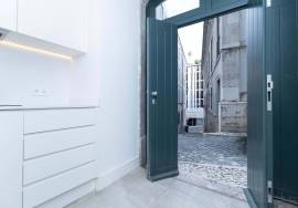 Sta Catarina - Lisbon - 1 suite apartment with south-facing garden - high-end renovation