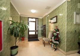 Refurbished 2 bedroom apartment near the Metro in Odivelas