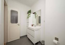 Refurbished 2 bedroom apartment near the Metro in Odivelas