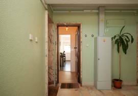 Refurbished 2 bedroom apartment near the Metro in Odivelas