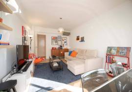 Refurbished 2 bedroom apartment near the Metro in Odivelas